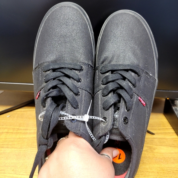 NEW Mens Levi's Shoes 👞 - Picture 8 of 9